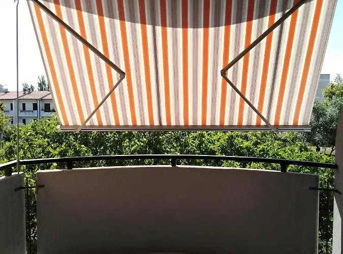 Tra Citta E Mare Daire